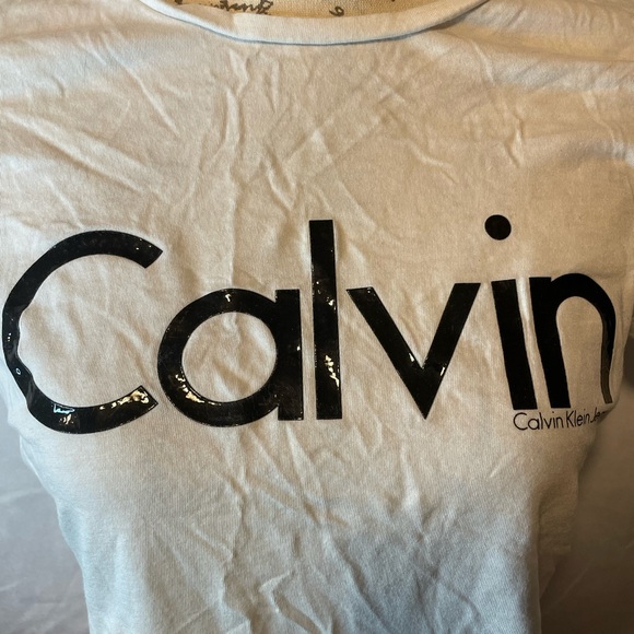 White Calvin Klein T-Shirt. Size Medium. - Picture 2 of 3